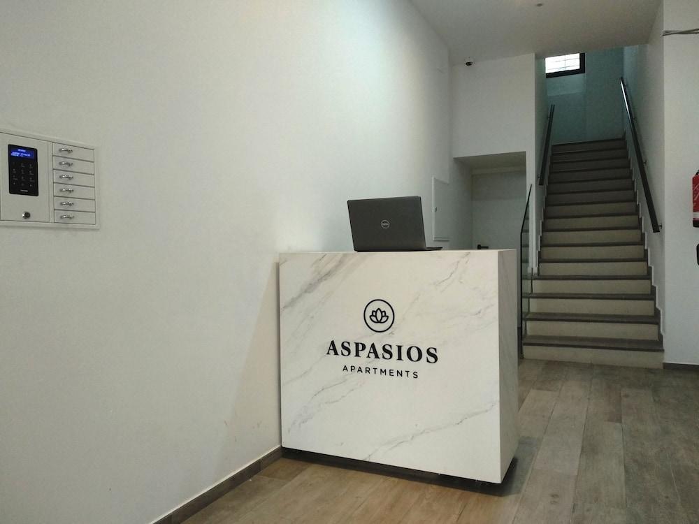 Aspasios Atocha Apartments Мадрид Экстерьер фото